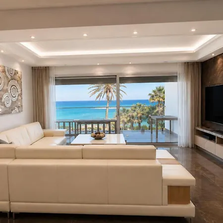 アパート Trident Luxury By Trulycyprus プロタラス